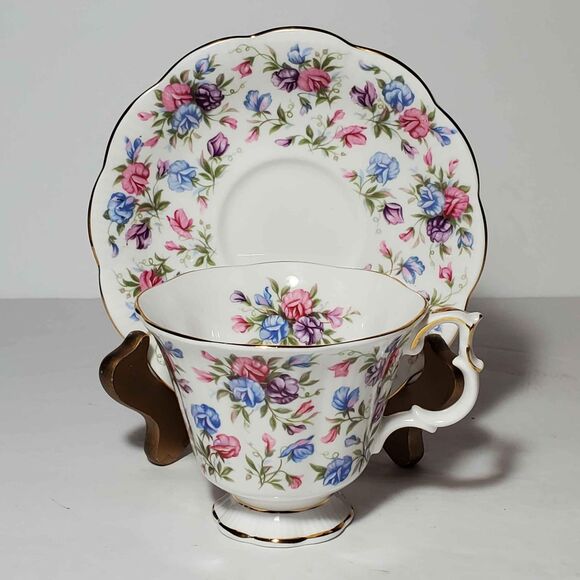 Royal Albert Teacup and Saucer Mayfair Chintz Pink Blue Flowers - Picture 9 of 9